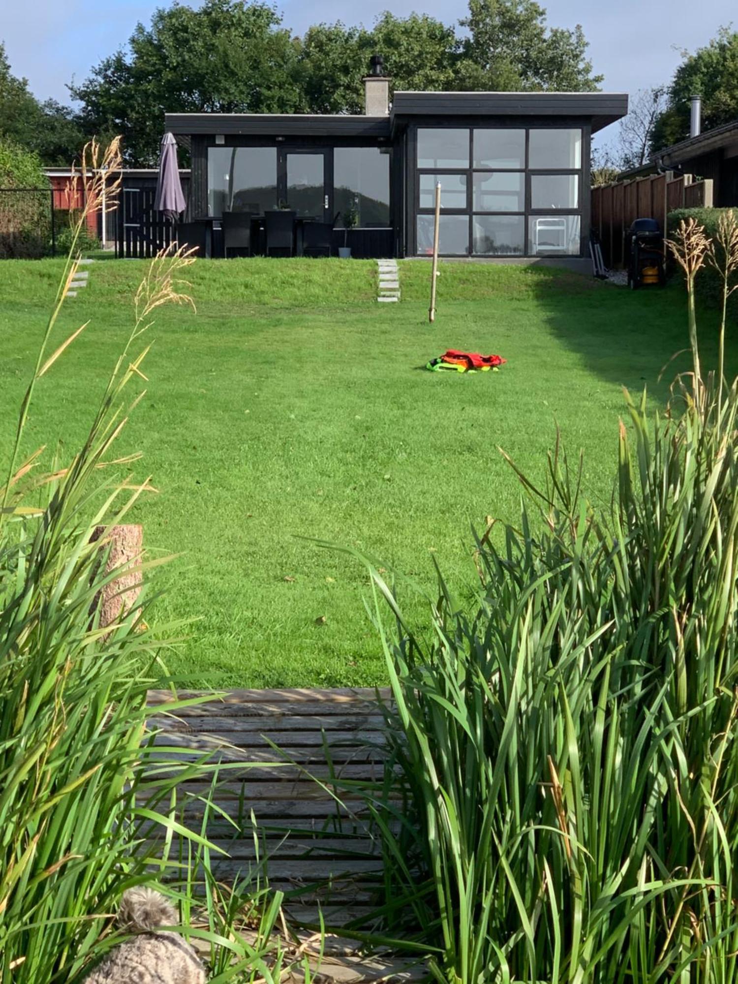 Huset Ved Soen Taet Pa Herning Og Mch Og Boxen 90 M2 Sunds Dış mekan fotoğraf